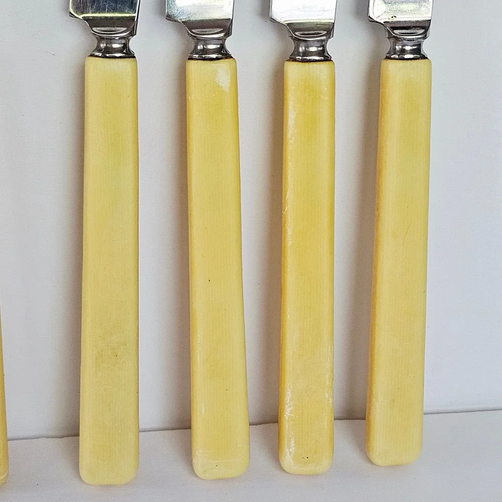MCM Wiltshire Cutlery Set 8pc Cutlery Australian Cream Bakelite‎ Stainless Steel